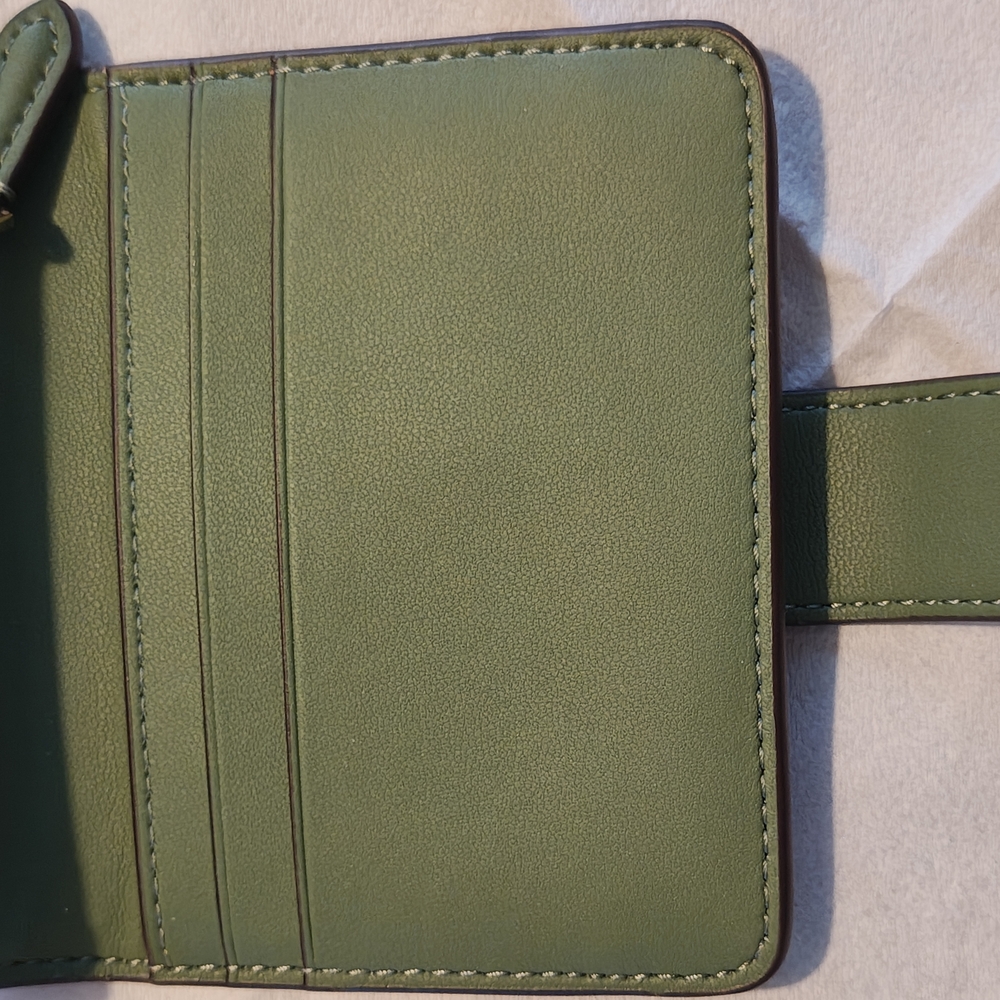 Kate Spade Phoebe Tan Wallet with Gold Turn Lock Clasp With Card Slots - Picture 4 of 7